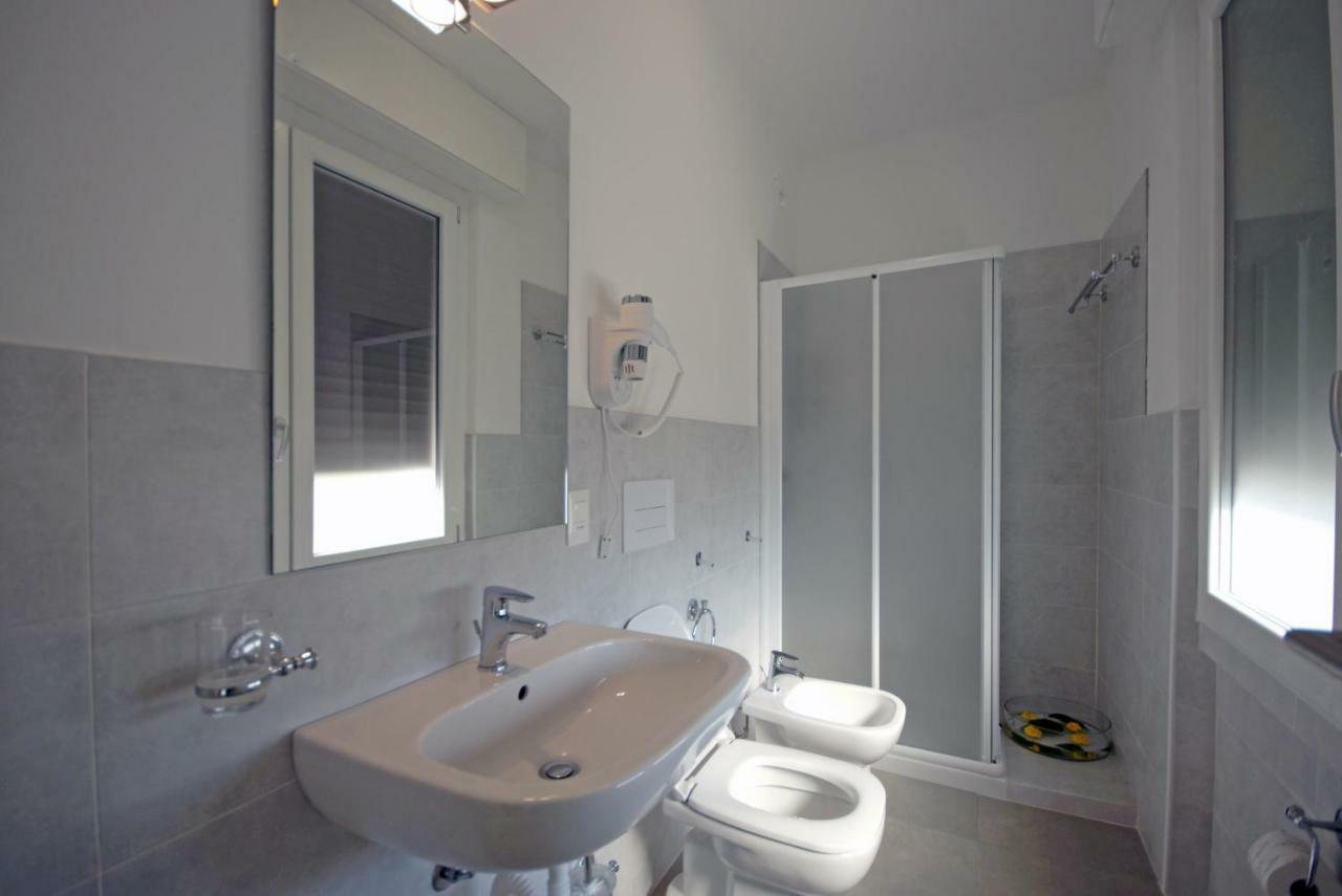 Hotel Lorena Toscolano-Maderno Esterno foto